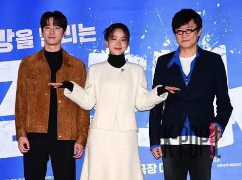 Lee Jun-young, Shin Hye-sun and Director Park Jin-pyo — Brave Citizen Press Screening