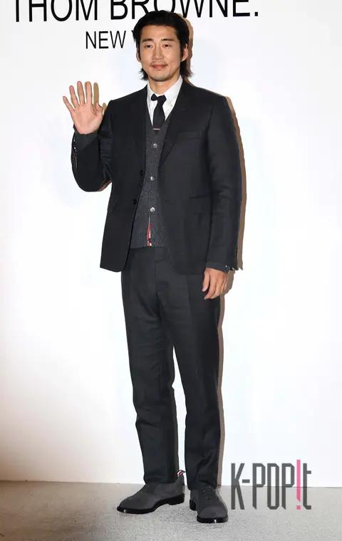 Yoon Gye-sang — Launch