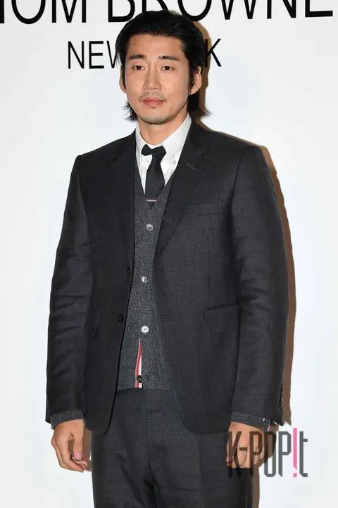 Yoon Gye-sang — Launch