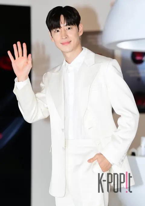 Lee Je-hoon — Launch