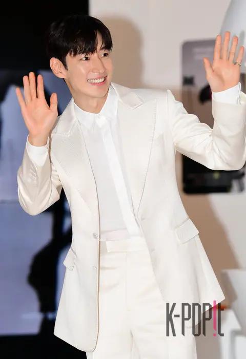 Lee Je-hoon — Launch