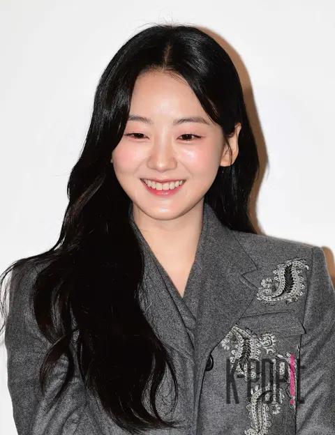 Cho Yi-hyun — Launch