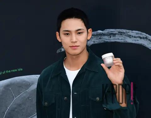 Mingyu (SEVENTEEN) — Launch