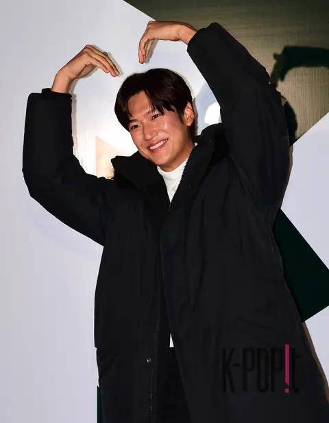 Na In-woo — Launch