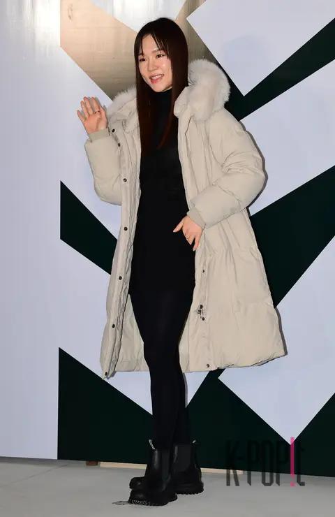 Han Ye-ri — Launch
