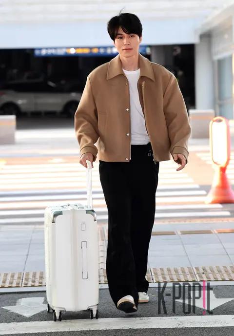 Airport — Lee Dong-wook