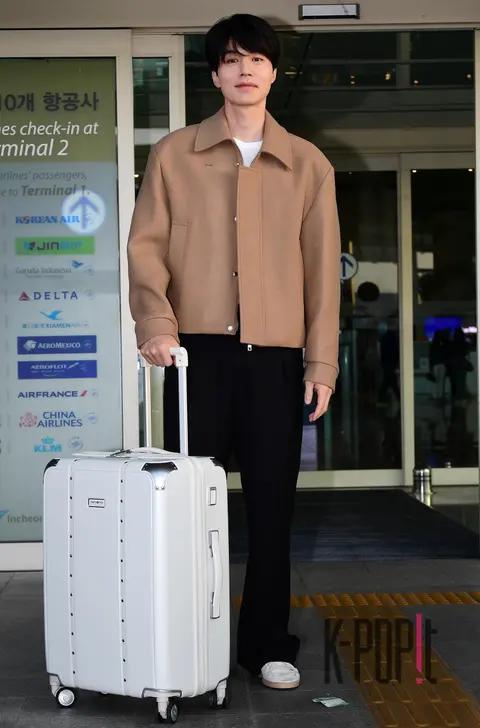 Airport — Lee Dong-wook