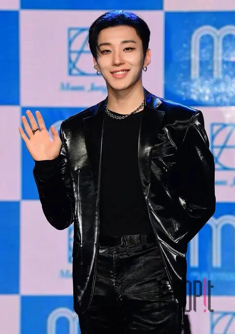 Moon Jong-up — Showcase