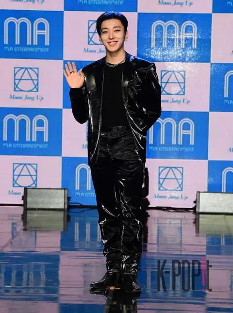 Moon Jong-up — Showcase