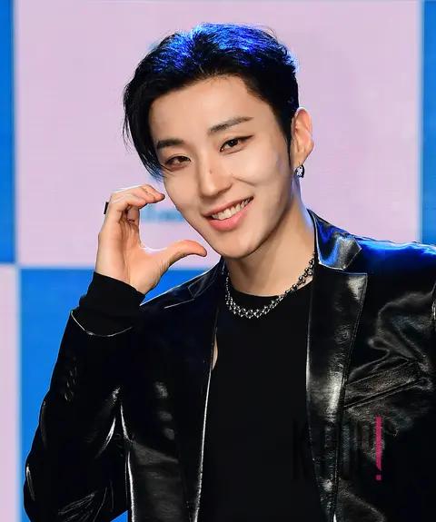 Moon Jong-up — Showcase