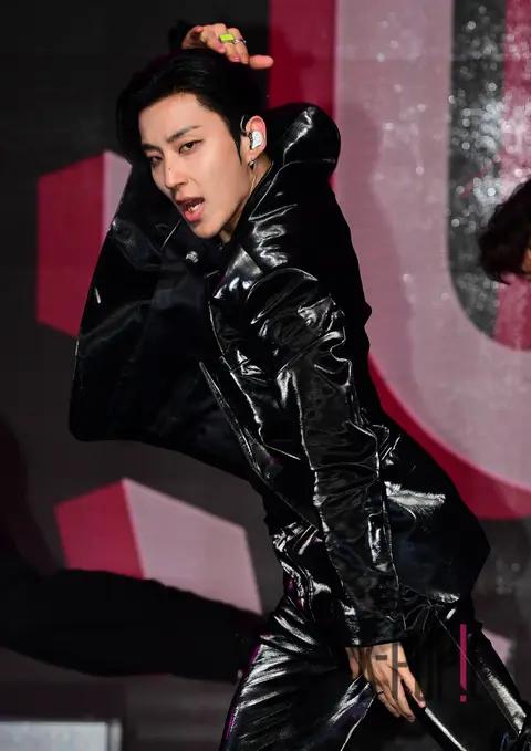 Moon Jong-up — Showcase
