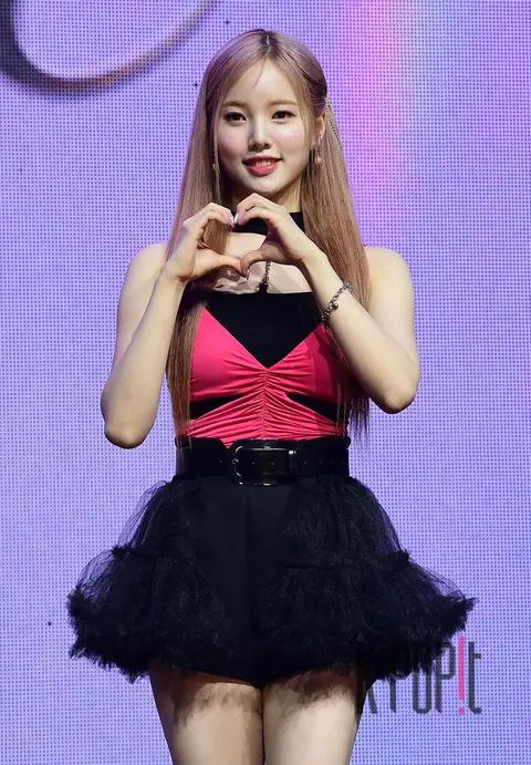 Sujin (WEEKLY) — Showcase