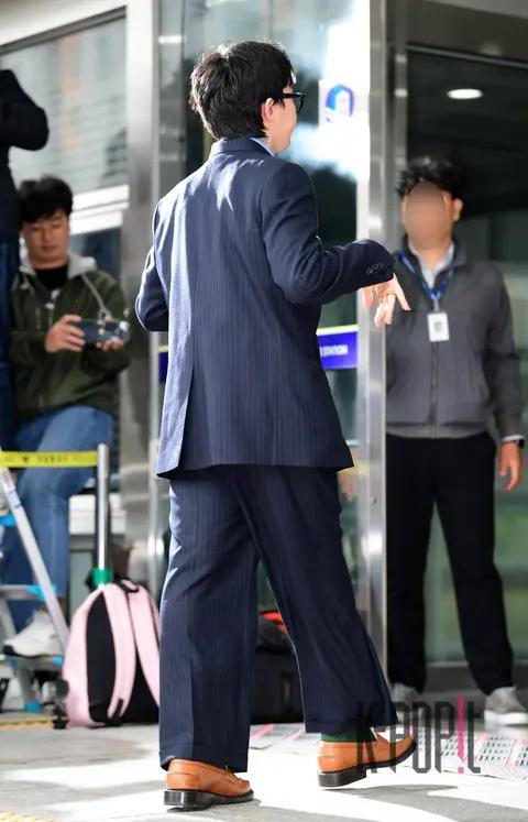 G-Dragon — Drug Allegation Police Station Voluntary Arrival