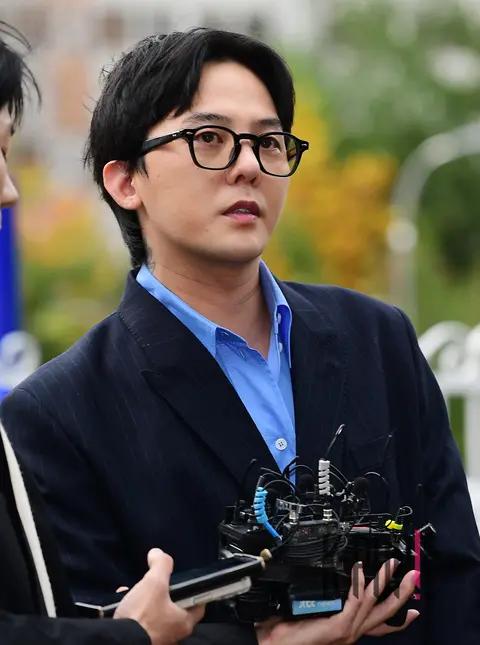 G-Dragon — Drug Allegation Police Station Voluntary Arrival