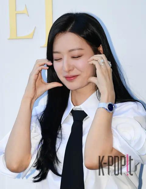 Kim Ji-won — Launch