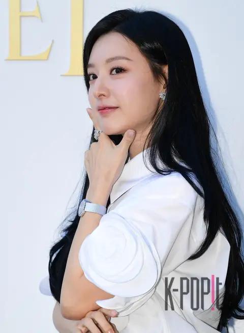 Kim Ji-won — Launch