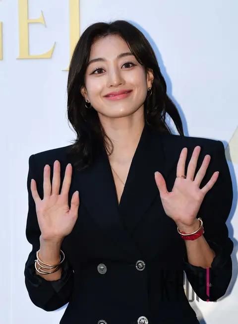 Jihyo (TWICE) — Launch