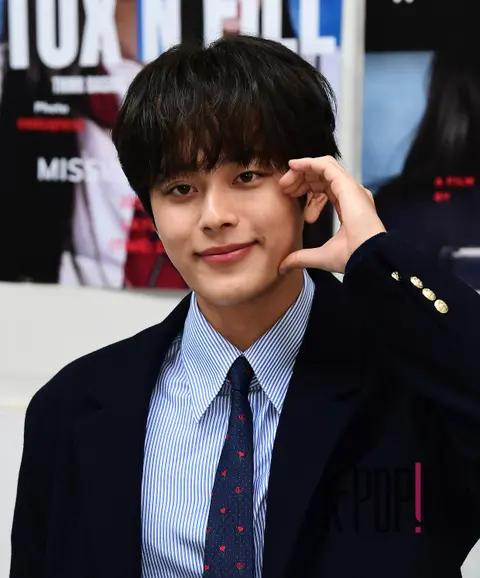 Yoo Seon-ho — Launch