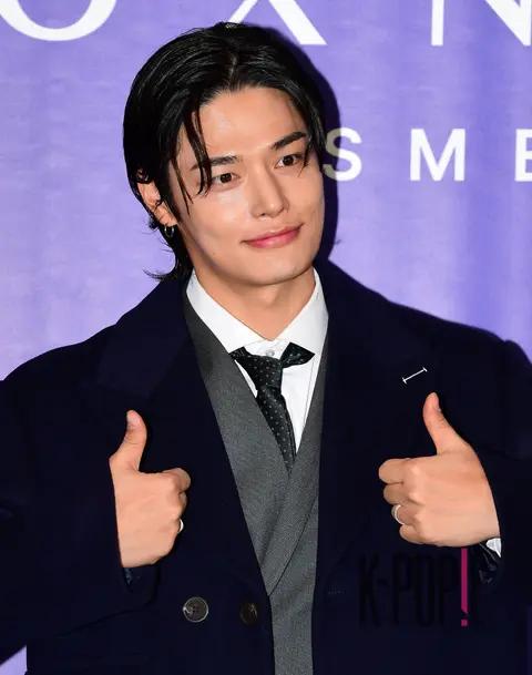 Jung Hyuk — Launch