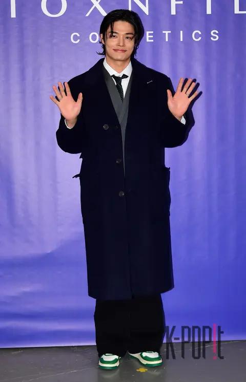 Jung Hyuk — Launch