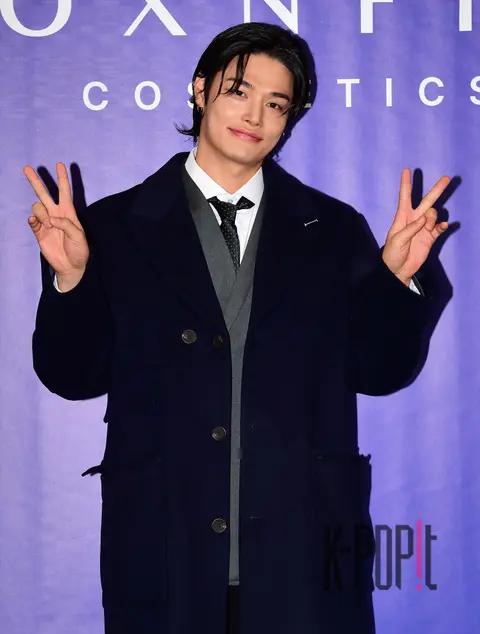 Jung Hyuk — Launch