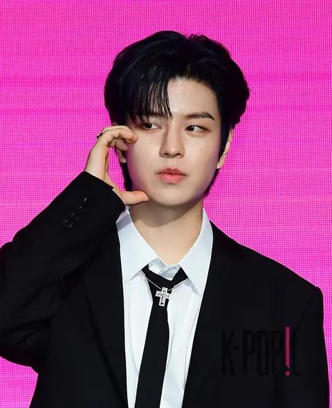 Seungmin (Stray Kids) — Showcase