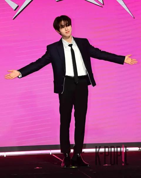 Han (Stray Kids) — Showcase