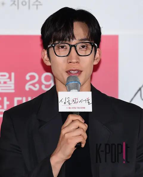 Lee Sang-i — Single in Seoul Press Screening