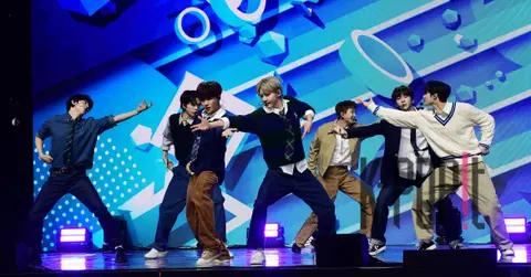 AMPERS&ONE — Showcase