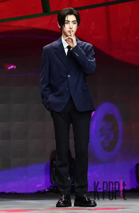 Sunghoon (ENHYPEN) — Showcase