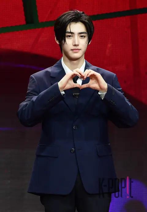 Sunghoon (ENHYPEN) — Showcase