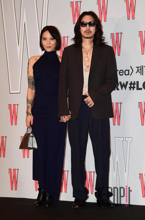 Yoon Mi-rae, Tiger JK — W Campaign