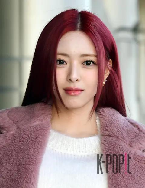 YUNA (ITZY) — Airport
