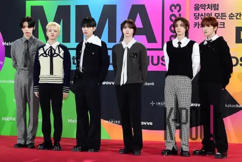 BOYNEXTDOOR — Melon Red Carpet