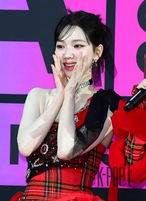 Karina (aespa) — Melon Red Carpet