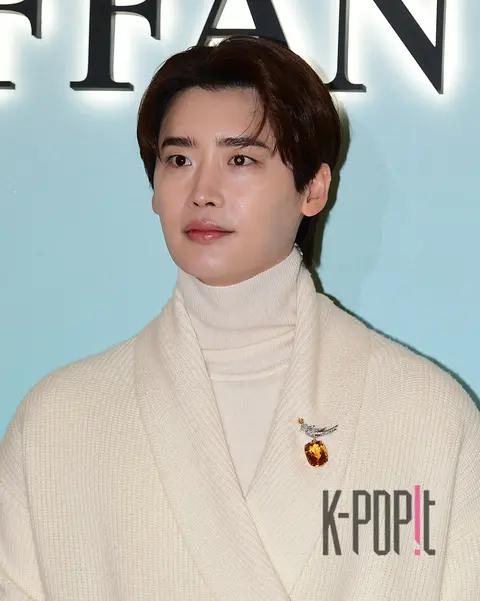 Lee Jong-suk — Launch