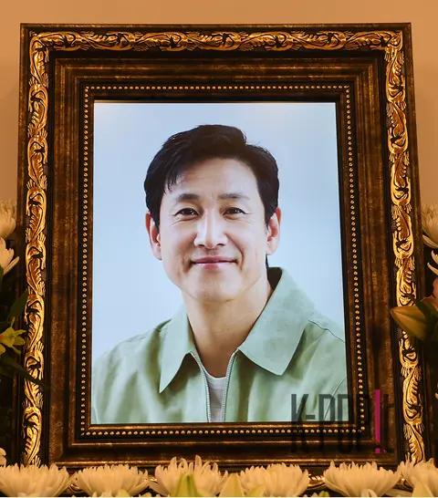 Lee Sun-kyun Funeral — Funeral Photography