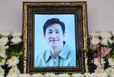 Lee Sun-kyun Funeral — Funeral Photography
