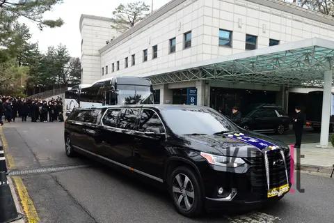 Joint Photography Pool — Lee Sun-kyun Funeral Procession