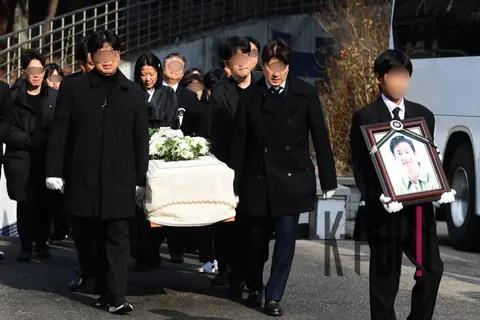Joint Photography Pool — Lee Sun-kyun Funeral Procession