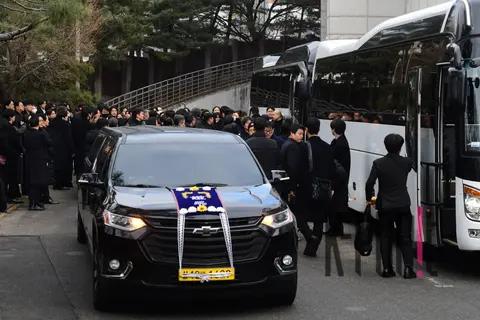 Joint Photography Pool — Lee Sun-kyun Funeral Procession