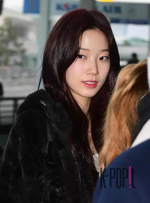 KAZUHA (LE SSERAFIM) — Airport