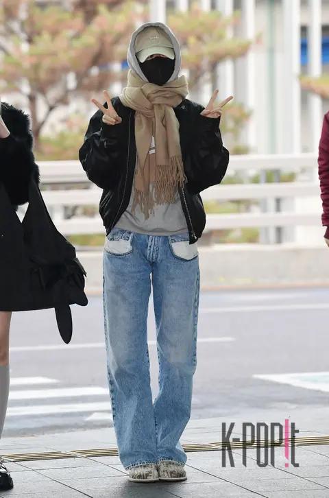 Ahn Yu-jin (IVE) — Airport