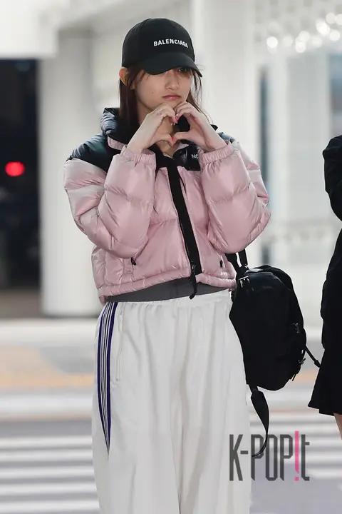 Leeseo (IVE) — Airport