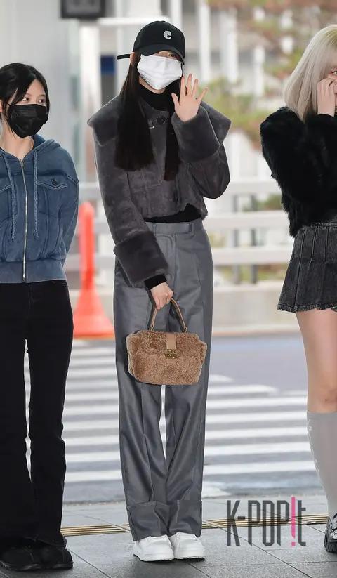 Jangwon-young (IVE) — Airport