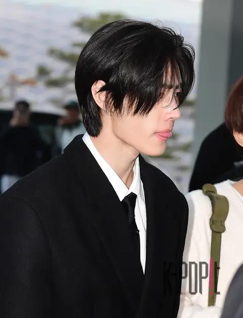 Park Sung-hoon (ENHYPEN) — Airport