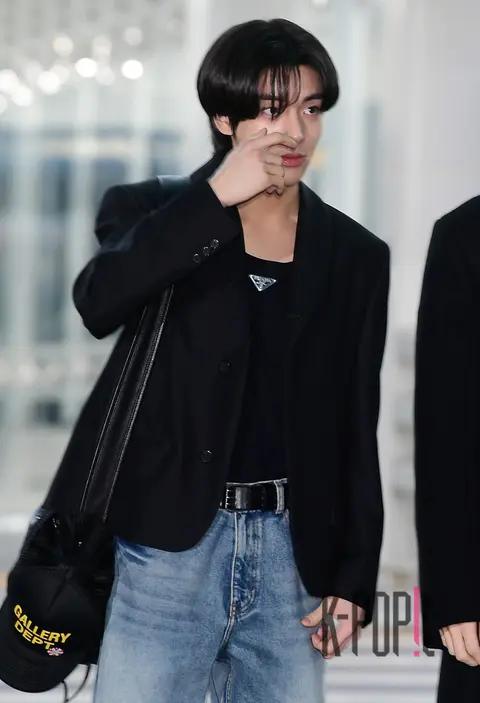 Jake (ENHYPEN) — Airport