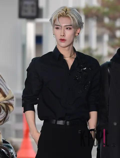 Ricky (ZEROBASEONE) — Airport