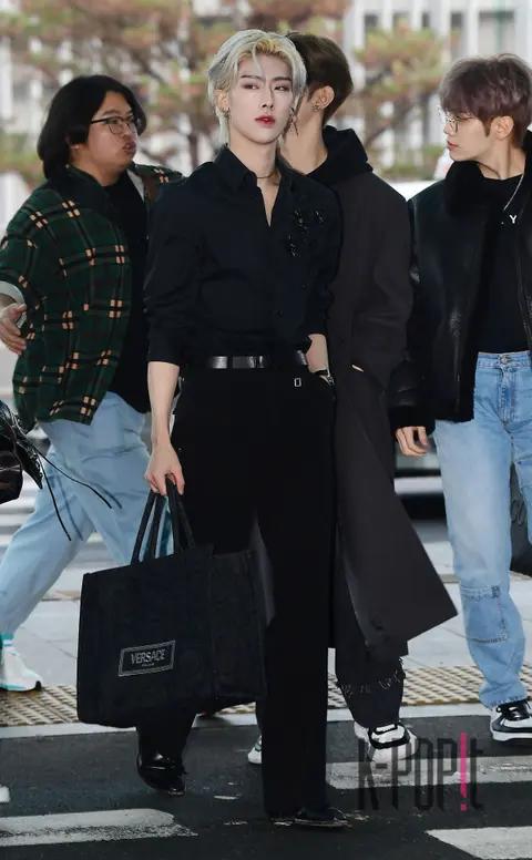 Ricky (ZEROBASEONE) — Airport