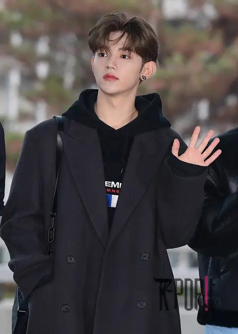 Zhang Hao (ZEROBASEONE) — Airport